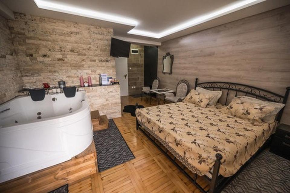 Onore Dell Amore Apartman Sa Djakuzijem Banja Koviljača 외부 사진